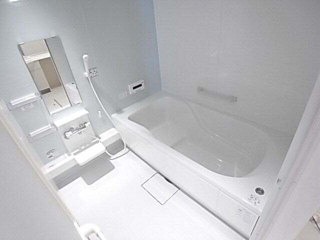 物件内観写真5　(オシャレで広いお風呂☆)