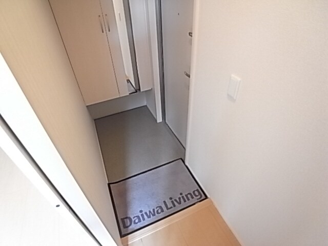 物件内観写真7　(広さのある玄関です☆)