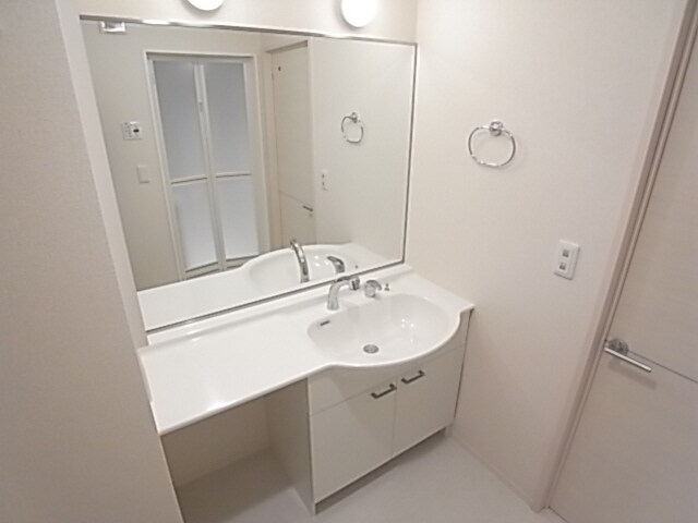 物件内観写真9　(ホテルのような洗面所☆)