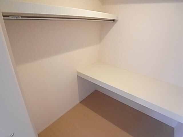 物件内観写真10　(洋室にはウォークインクローゼット☆)