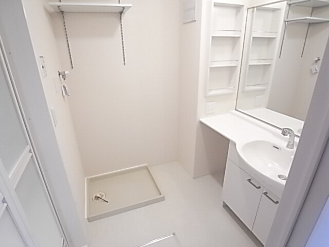 物件内観写真15　(脱衣所も広々☆)