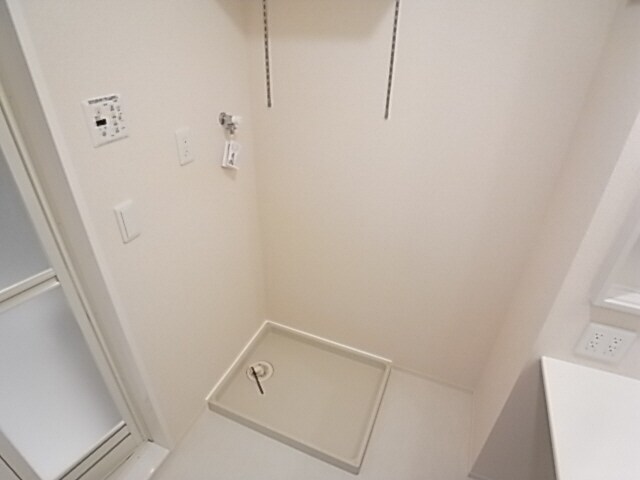 物件内観写真16　(洗濯機スペースも広いです☆)