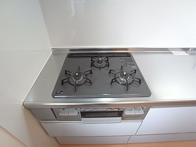 物件内観写真17　(システム3口でお料理楽々☆)