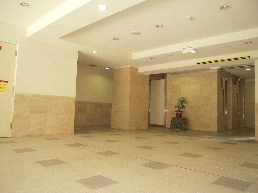 物件内観写真18　(エレベーター2基)