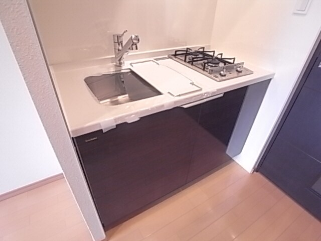 物件内観写真3　(2口コンロでお料理もはかどりますね＾＾)