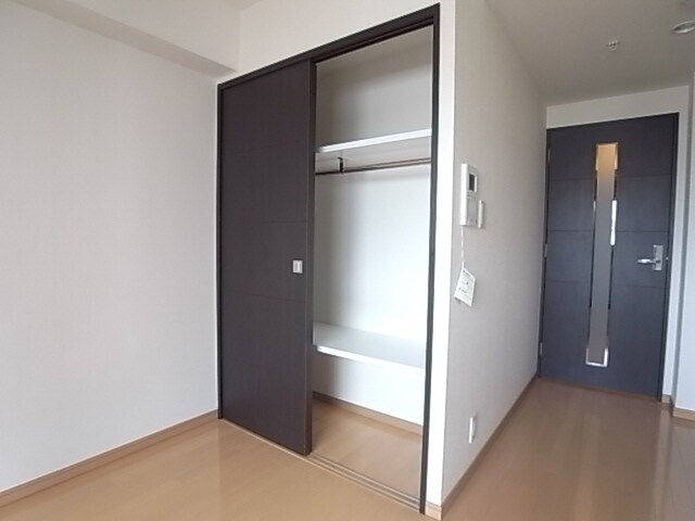 物件内観写真10　(収納力のあるクローゼット＾＾)