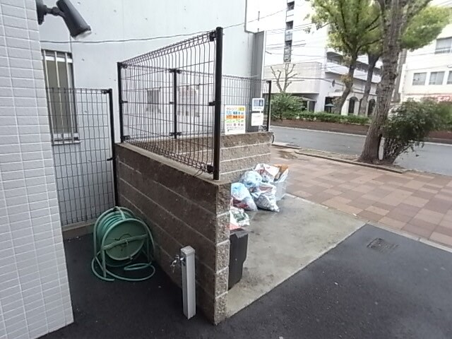 物件内観写真18　(敷地内ゴミステーション)