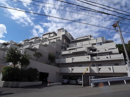 ベルヴィル朝霧外観写真