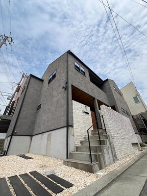 三条町戸建外観写真
