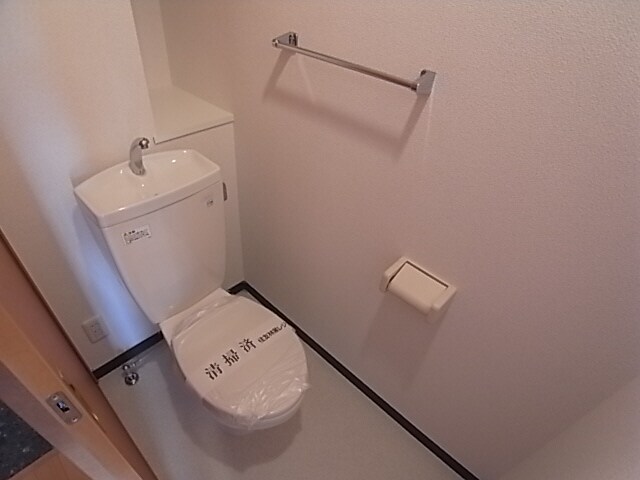 物件内観写真2　(トイレ)