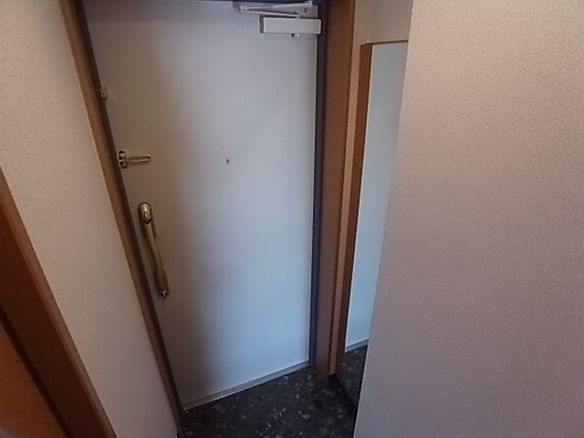 物件内観写真18　(玄関（シューズボックス）)