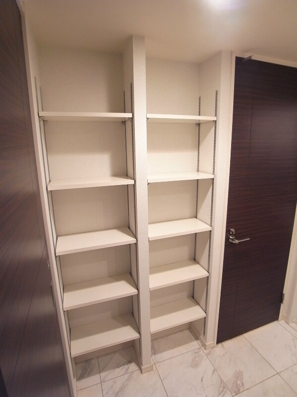 物件内観写真29　(洗面所収納)