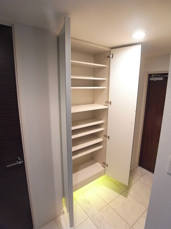 物件内観写真31　(シューズボックス（2）)