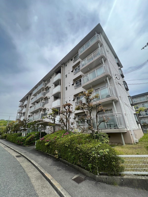 名谷20団地97号棟