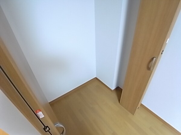 収納(奥行きのある使い勝手のよいクローゼット)