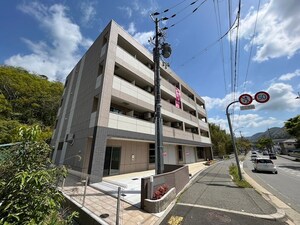 コンソラータ谷上外観写真