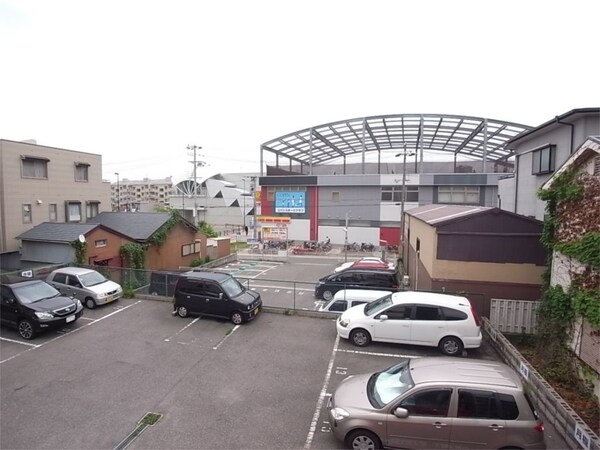 眺望(バルコニーから駅が見えてるんです＾＾)