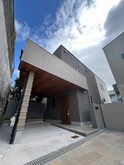 住吉山手１丁目貸家