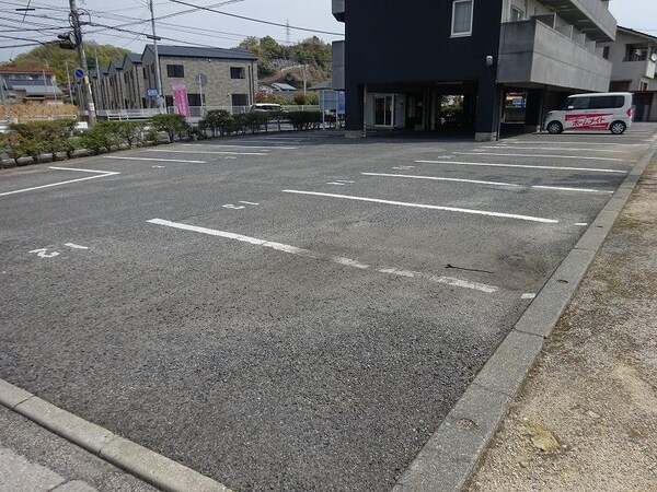 駐車場・駐輪場