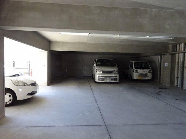 駐車場・駐輪場