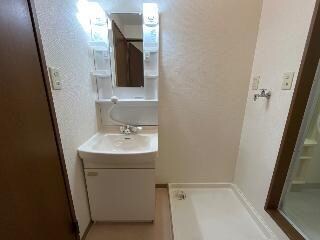 物件内観写真5　(玄関)