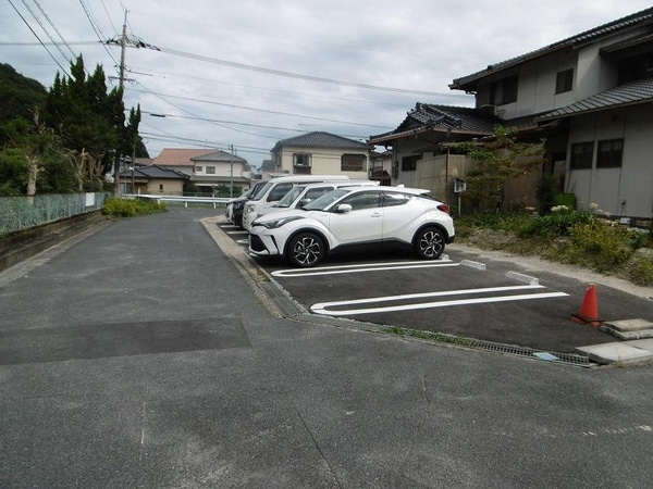 駐車場・駐輪場