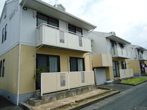 ピアニーI棟外観写真