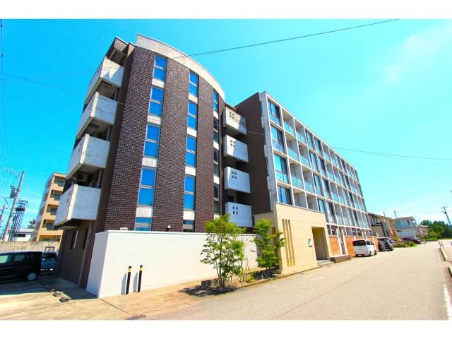 物件外観写真1　(弊社管理の『Via LatteaⅡ』はこちらです♪♪)