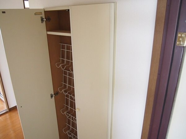 物件内観写真11　(下駄箱)