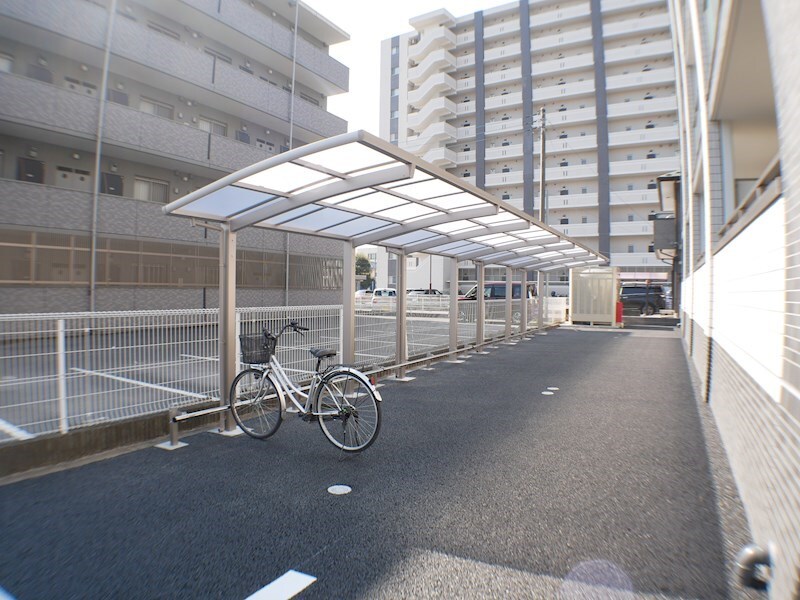 物件内観写真12　(駐輪場)