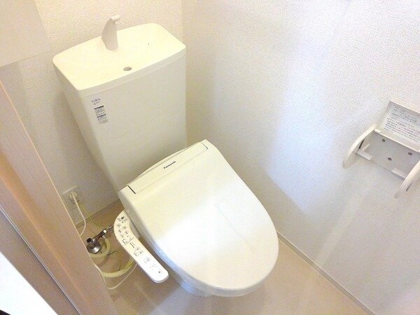 トイレ(シンプルで使いやすいトイレです)