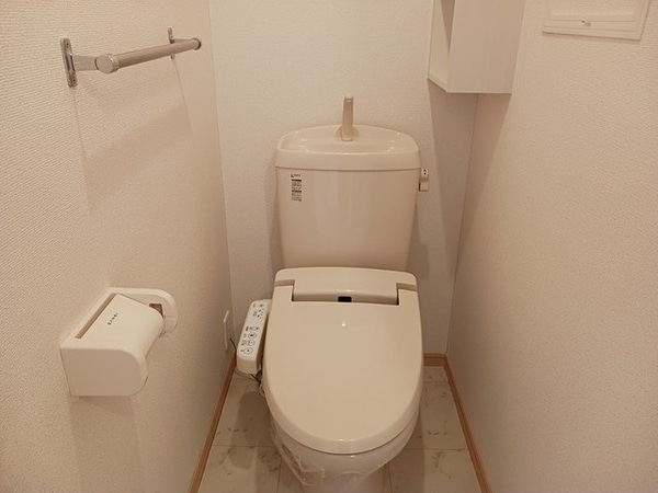 トイレ(コンパクトで使いやすいトイレです)