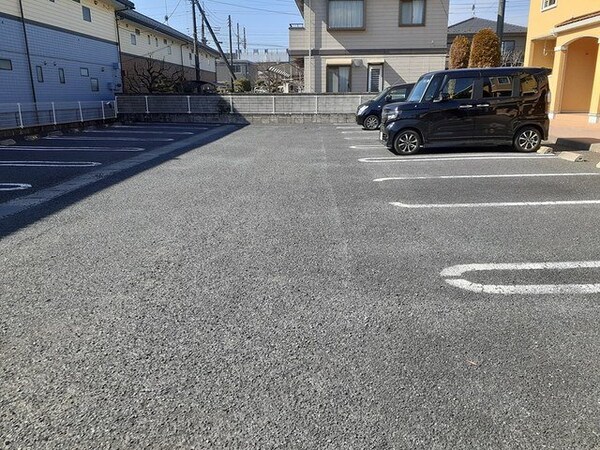駐車場(駐車場です)