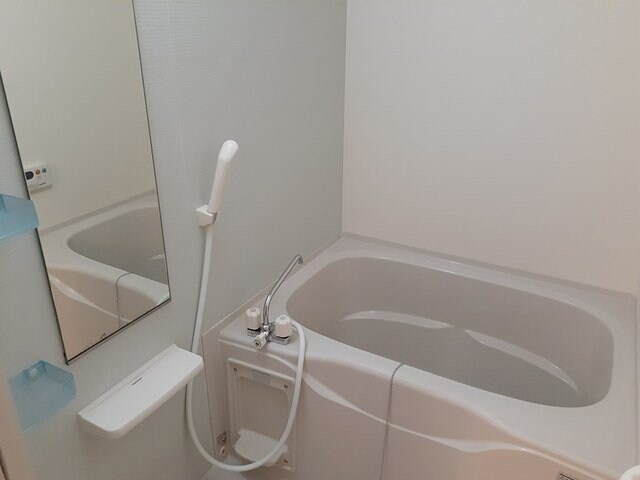 物件内観写真11　(コンパクトで使いやすいお風呂です)