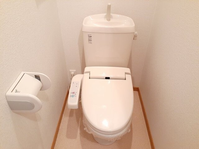 物件内観写真13　(コンパクトで使いやすいトイレです)