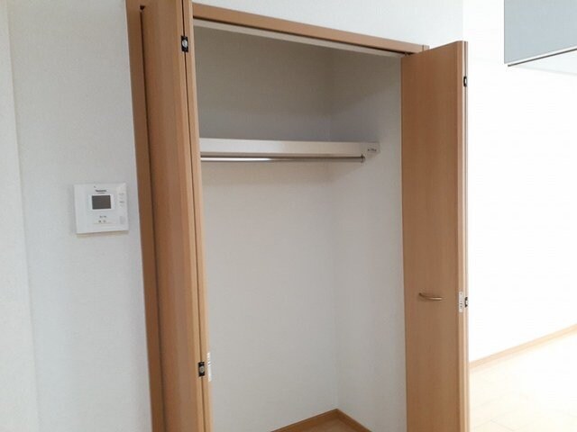 物件内観写真17　(収納豊富です)