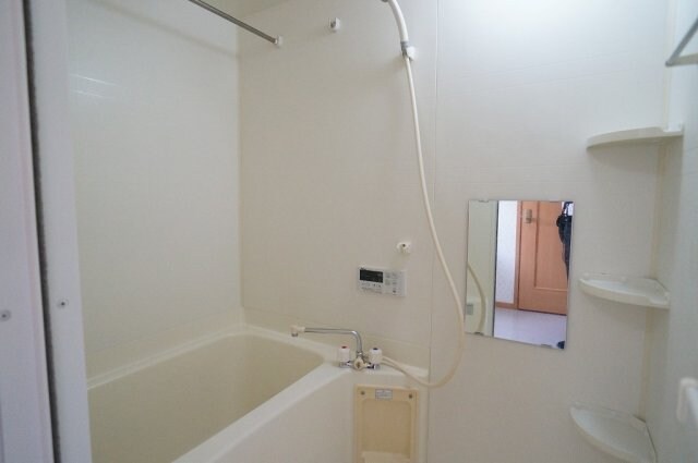 物件内観写真13　(お風呂で日々の疲れを落としましょう)