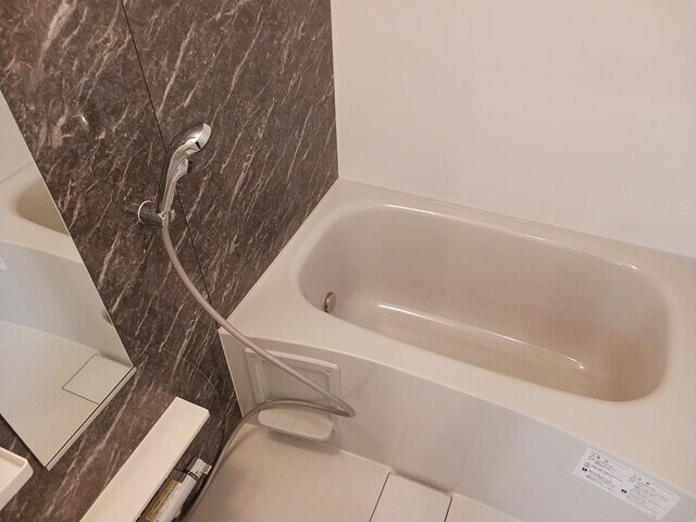 物件内観写真11　(落ち着いた空間のお風呂です)