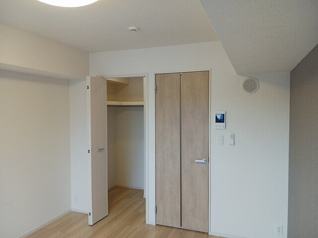 物件内観写真15　(内装は落ち着いています)