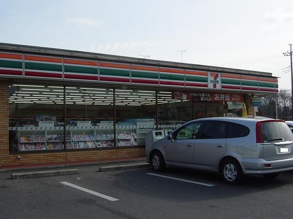 周辺環境(セブンイレブン河内下岡本店まで457ｍ)