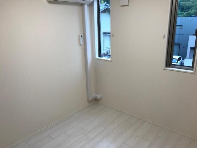 物件内観写真11　(洋室)