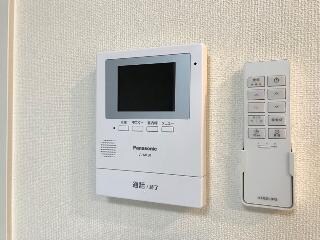 物件内観写真24　(カメラ付インターホン)
