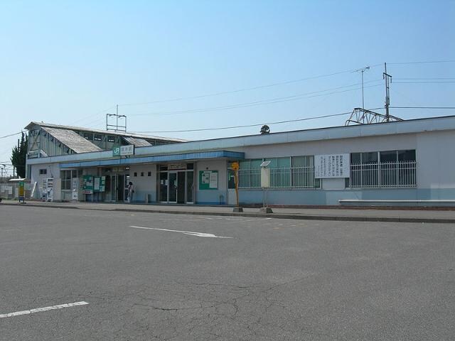 物件外観写真4　(岡本駅(JR　東北本線)まで458ｍ)