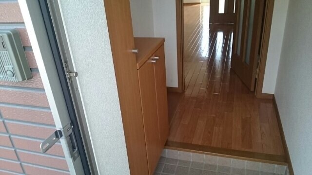 物件内観写真14　(シンプルで使いやすい玄関です)