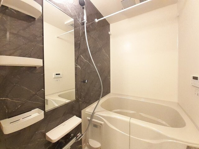 物件内観写真11　(ゆったり過ごせるお風呂です)