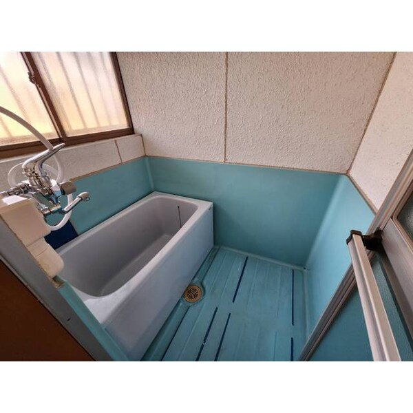 浴室(お風呂で日々の疲れを落としましょう)