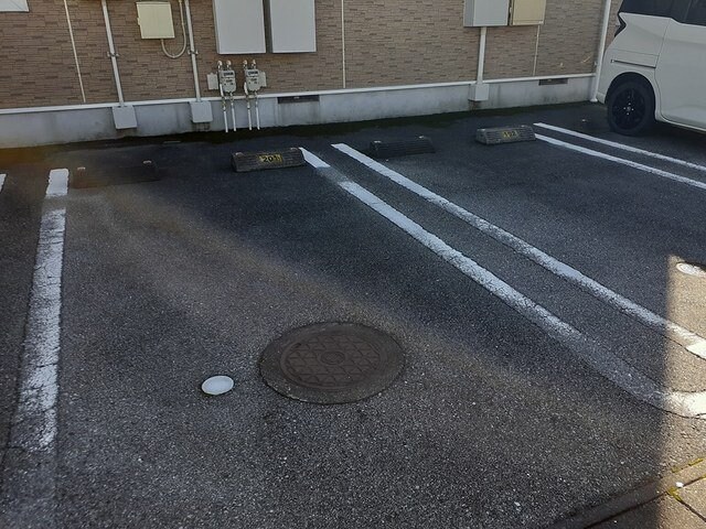 物件外観写真2　(カースペースがあります)