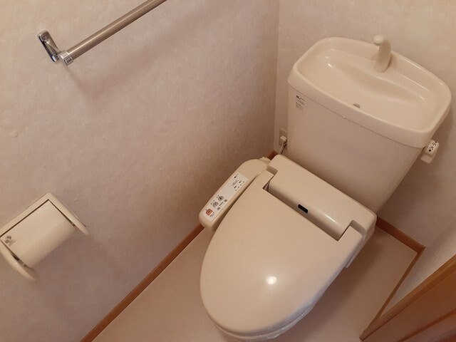 物件内観写真13　(コンパクトで使いやすいトイレです)