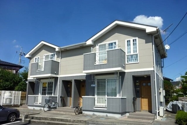 物件外観写真1　(きれいな外観です)