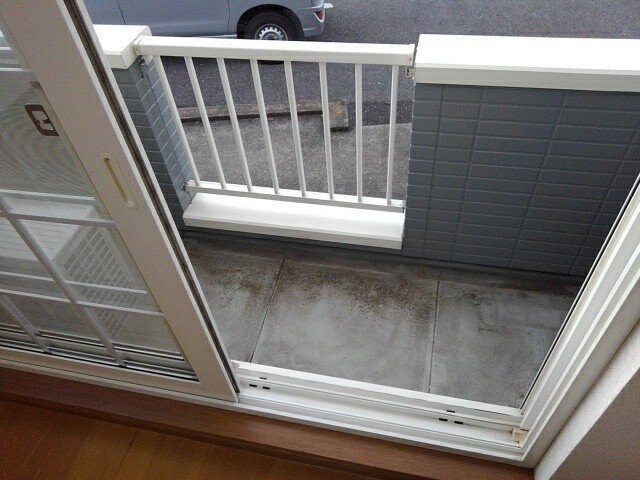 物件内観写真19　(お洗濯にも便利なバルコニー付き)